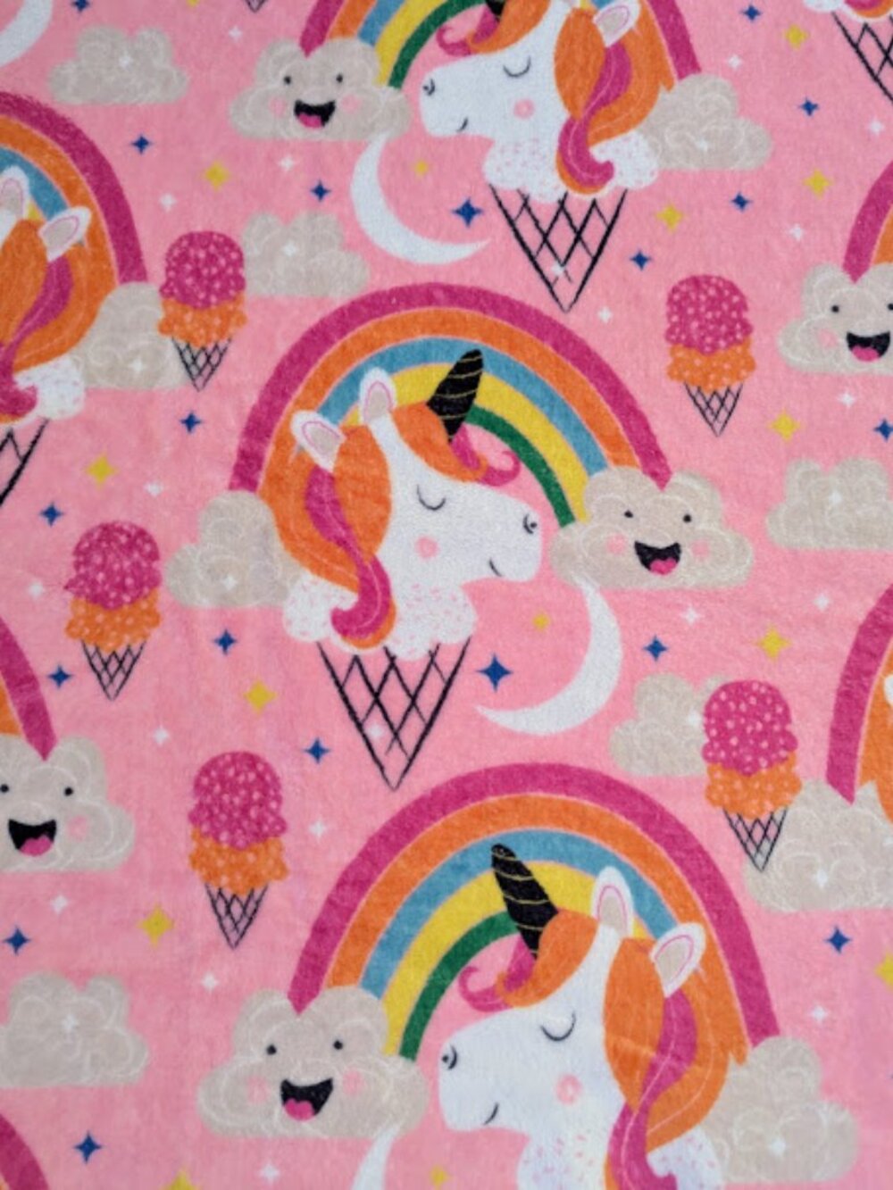 Soft Cozy Round Throw Blankets for Baby Kids Girls Rainbows Unicorns 60 Inches - Picture 4 of 7